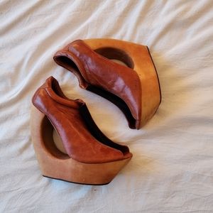 Jeffrey Campbel Platform Brown Leather and Wood Heels Size 10